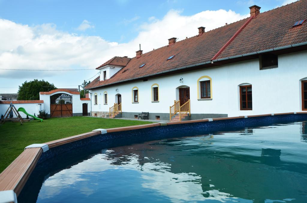 Blazkuv Statek Apartment Malsice Luaran gambar