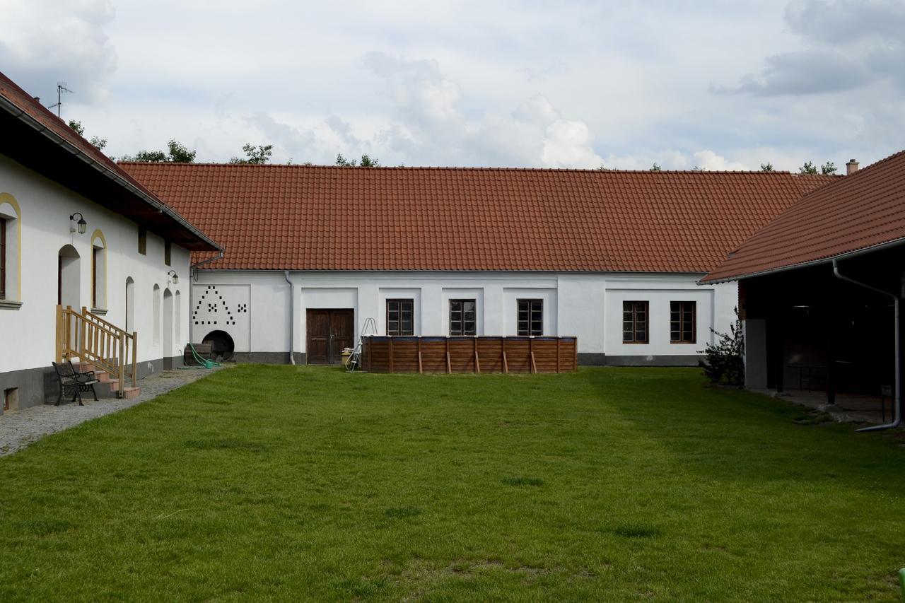 Blazkuv Statek Apartment Malsice Luaran gambar
